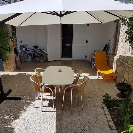 Modern With Sea View In Pag, 40 Sqm *