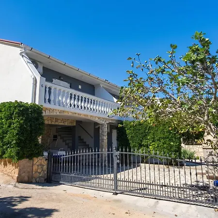 Modern With Sea View In Pag, 40 Sqm Apartment *