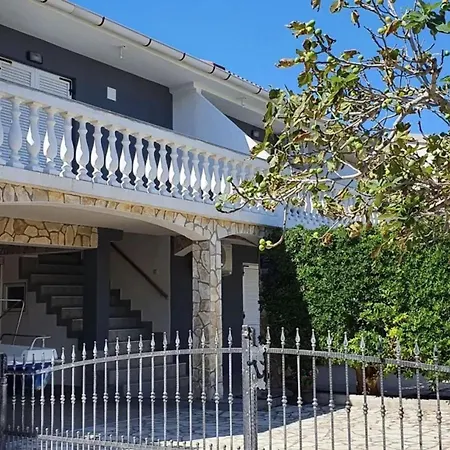 Modern With Sea View In Pag, 40 Sqm *